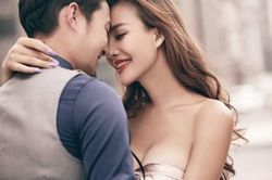 Gã hàng xóm 'rắc thính', vợ trẻ 'say mồi' quên cả lối về