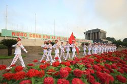 Giữ gìn lâu dài thi hài Bác là nhiệm vụ thiêng liêng