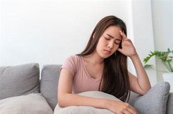 Phát hiện mỗi tháng lương của chồng đều thiếu 2 triệu, tôi lén kiểm tra tài khoản ngân hàng của anh thì sững sờ khi sự thật được phơi bày