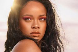 Liên tục đăng kí những sáng tác mới, 'quả bom hẹn giờ' Rihanna đang trông đợi ngày bùng nổ trở lại càn quét làng nhạc Âu Mỹ?