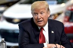 Tổng thống Donald Trump đề nghị General Motors rời Trung Quốc