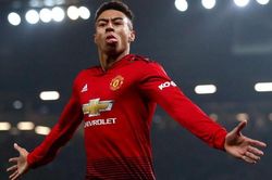 CĐV MU hoang mang vì Lingard xin khoác áo số 7