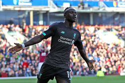 Thắng Burnley, Liverpool đòi lại ngôi đầu từ tay Man City