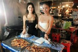Hot girl Thái bán chuối chiên ăn mặc 'mát mẻ' giữa chợ ai cũng ngoái nhìn