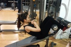 Tập gym giảm cân, cô gái trẻ người Việt bị đứt cơ bụng