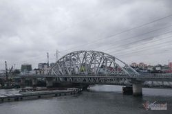 Tàu, thuyền trên 300 tấn đi qua cầu Bình Lợi sẽ bị thu phí BOT