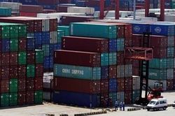 Mỹ vẫn áp thuế với hàng Trung Quốc dù sắp đàm phán