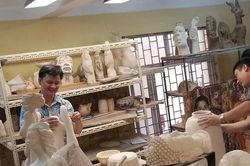Gặp họa sĩ gốm có nhiều tác phẩm gợi cảm nhất Việt Nam
