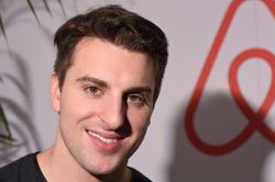Là CEO của Airbnb, tỷ phú Brian Chesky giàu có nhưng bình dị ra sao?