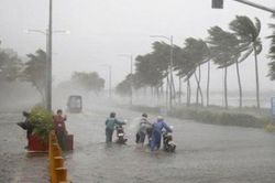 Bão số 5 cộng thêm áp thấp nhiệt đới: Dự báo thời tiết 10 ngày tới cả nước mưa lớn liên tục