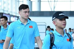 Văn Lâm đăm chiêu trong ngày ĐT Việt Nam lên đường sang Thái Lan