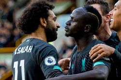 Liverpool: Sadio Mane nổi đóa vì Salah quá ích kỷ