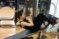 Tập gym sai cách gái trẻ đứt cơ bụng: Cảnh báo điều gì cho người tập?