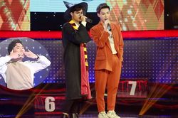 Trấn Thành xuýt xoa trước màn song ca của Erik và trai đẹp lai Tây