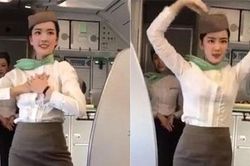 Phát sốt trước nhan sắc của nữ tiếp viên hàng không múa trên máy bay