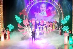 Âm vang 'Nửa thế kỷ thực hiện lời thề thiêng liêng với Bác'
