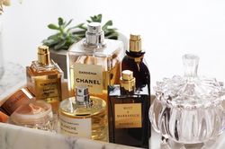 Cách biến đồ cũ thành hộp đựng mỹ phẩm 'trong một nốt nhạc'