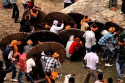 Lễ hội ném đá ở Ấn Độ khiến hàng trăm người bị thương