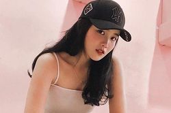 Bạn gái Đoàn Văn Hậu chuộng áo hai dây trễ nải khoe vai gợi cảm