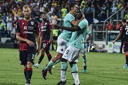 VIDEO Cagliari 1-2 Inter: Lukaku tiếp tục tỏa sáng, Inter Milan vững ngôi đầu Serie A