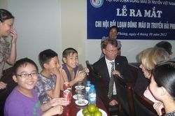 Nghị lực phi thường của những anh hùng 'hemo'