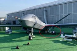 Máy bay UAV Trung Quốc 'gãy chân' ở Nga, nghi do trẻ nhỏ leo trèo