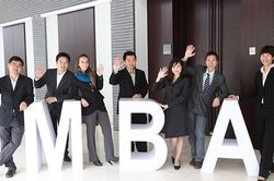 Chọn trường, cách học trực tuyến bằng MBA quốc tế
