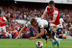 Harry Kane bất ngờ được gắn biệt danh thợ lặn sau đại trận derby London