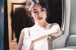 Sự thật ngỡ ngàng trong phòng ngủ của vợ và hàng xóm khó gần