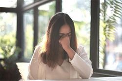 Ngay sau ngày cưới đã không thấy chiếc xe ô tô 2 tỷ đồng đâu, tôi hỏi thì mẹ chồng trả lời một câu lạnh tanh khiến tôi như phát điên