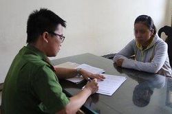 Người phụ nữ để lại xe máy trên cầu Hồ kèm lời nhắn 'Hãy giúp tôi gọi đến số điện thoại' đã bịa chuyện tự tử để trốn nợ
