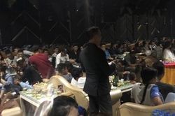 Bị kiểm tra, 'dân bay' ném ma túy vào toilet phi tang
