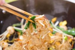 Mẹo rang cơm, xào miến tơi ngon