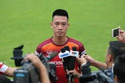 Tiền vệ Huy Hùng: 'Chúng tôi đã tìm ra cách để bắt chết Messi Thái Lan'