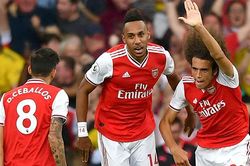 Hòa Tottenham, Arsenal đáng khen hay đáng chê?