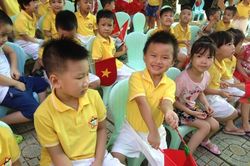 Để ngày khai trường chạm đến từng đứa trẻ…