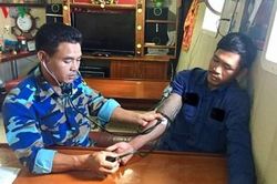 Cứu vớt 42 ngư dân trên tàu cá gặp nạn