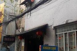Nam thanh niên từ vong bất thường trong khách sạn ở Sài Gòn, trên người có nhiều vết máu