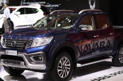 Nissan Navara sắp có thêm phiên bản mới, cạnh tranh Ford Ranger XLS
