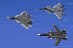 Sự thật về bức ảnh Su-57 bay kèm Su-47 và MiG-144