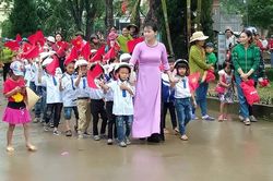 Nghệ An: 135 trường học phải hoãn khai giảng vì mưa bão