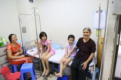 Những trẻ lỡ hẹn với ngày khai trường