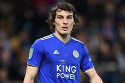 Maguire sang MU, Leicester đã có Soyuncu thay thế hoàn hảo