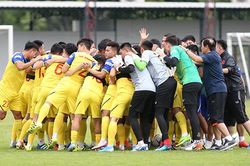 Thái Lan vs Việt Nam: Đâu là đá, đâu là vàng?