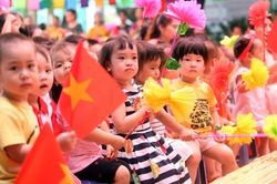 Thủ tướng Nguyễn Xuân Phúc dự Lễ khai giảng tại trường THPT Sơn Tây