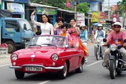 Đạo diễn Hoàng Thiên và chương trình mới tại Hội An: Đưa xe cổ, nhạc cổ trở về… phố cổ