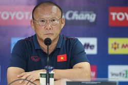 HLV Park Hang Seo: 'Một trận đấu khó khăn, Việt Nam suýt thua vài bàn'