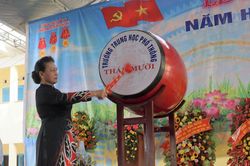 Chủ tịch QH Nguyễn Thị Kim Ngân: Phải khơi dậy niềm vui, niềm say mê học tập của các em