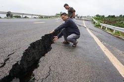 Đường trăm tỷ 'vừa nghiệm thu' đã nứt toác, sụt lún nghiêm trọng