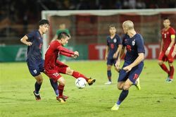 Vòng loại World Cup 2022: Chơi phòng ngự tập trung, đội tuyển Việt Nam cầm hòa Thái Lan trong hiệp 1